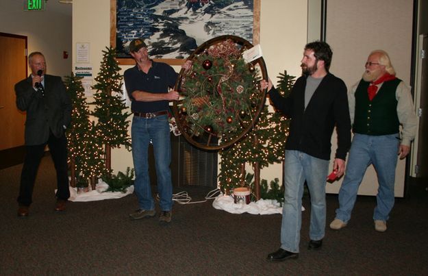 Gayle's Wreath. Photo by Dawn Ballou, Pinedale Online.