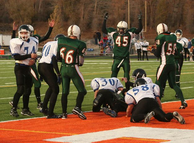 Third touchdown. Photo by Dawn Ballou, Pinedale Online.