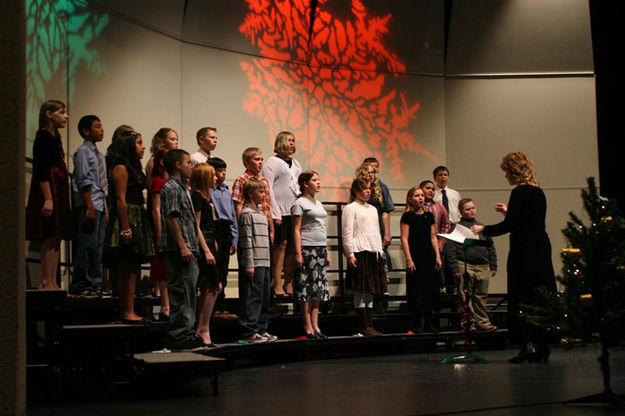 6th Grade Choir. Photo by Pam McCulloch, Pinedale Online.