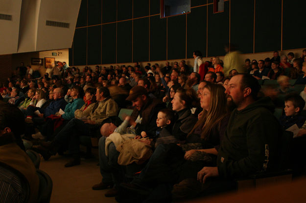 Packed House. Photo by Pam McCulloch, Pinedale Online.
