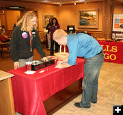 Door Prizes. Photo by Dawn Ballou, Pinedale Online.