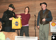 Passing the Yellow Bib. Photo by Dawn Ballou, Pinedale Online.