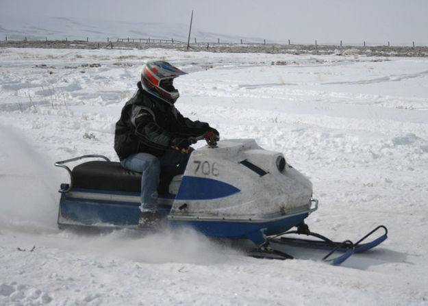 Sled 706. Photo by Dawn Ballou, Pinedale Online.