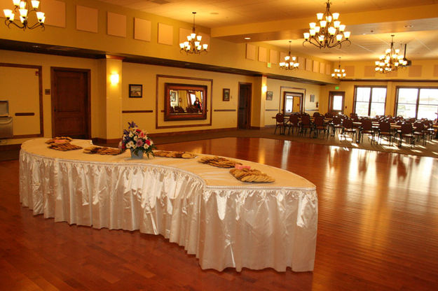 Refreshments Table. Photo by Dawn Ballou, Pinedale Online.