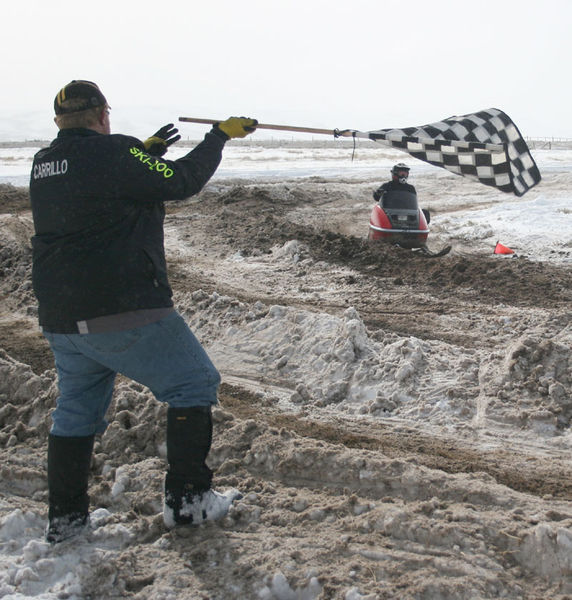 Flagging in 175. Photo by Dawn Ballou, Pinedale Online.