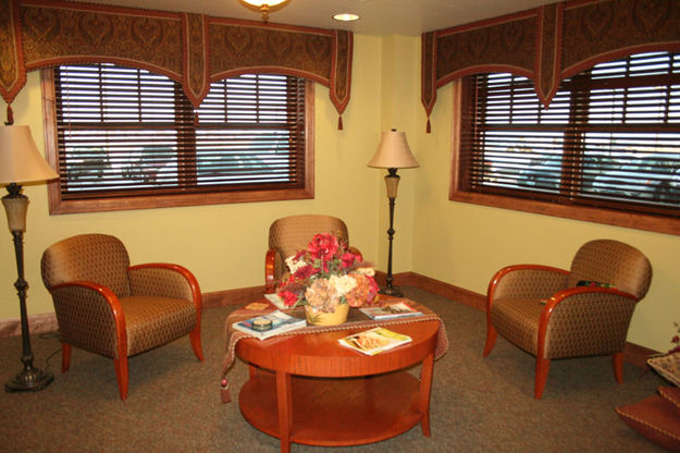 Reading area. Photo by Dawn Ballou, Pinedale Online.