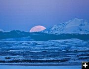 Full Moon setting. Photo by Dave Bell.