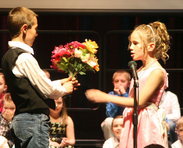 Flowers . Photo by Pam McCulloch, Pinedale Online.