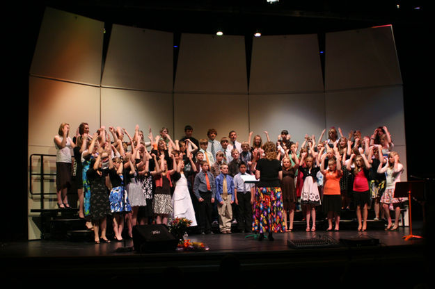 7th & 8th Grade Choir. Photo by Pam McCulloch, Pinedale Online.