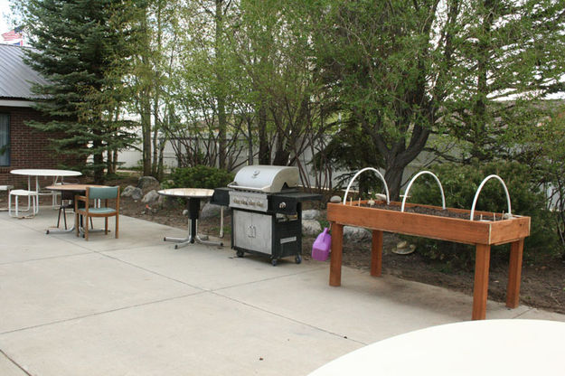 BBQ Patio. Photo by Dawn Ballou, Pinedale Online.