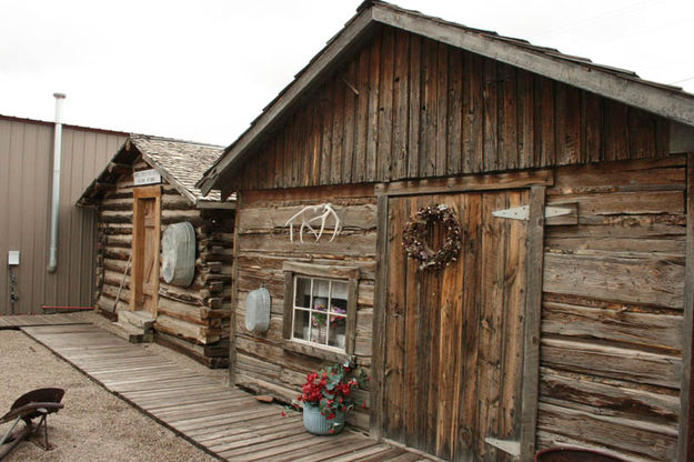 Cabins. Photo by Dawn Ballou, Pinedale Online.