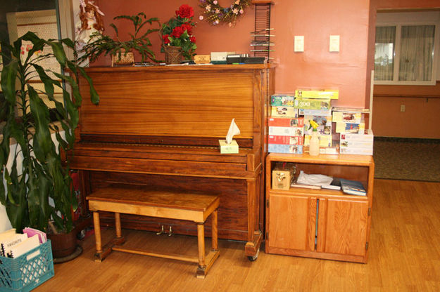 Piano & Puzzles. Photo by Dawn Ballou, Pinedale Online.
