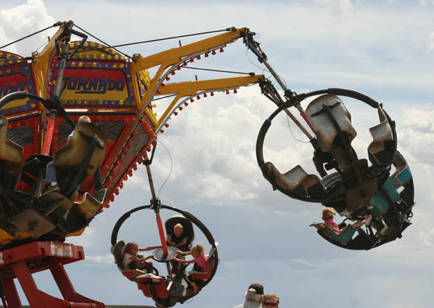 Carnival rides. Photo by Dawn Ballou, Pinedale Online.