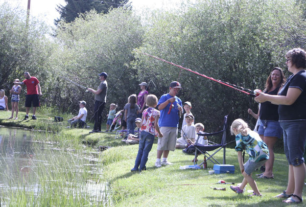 Fishing. Photo by Pam McCulloch, Pinedale Online.