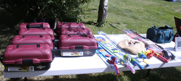 Door Prizes. Photo by Pam McCulloch, Pinedale Online.