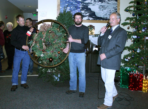 Gayle's Wreath. Photo by Dawn Ballou, Pinedale Online.