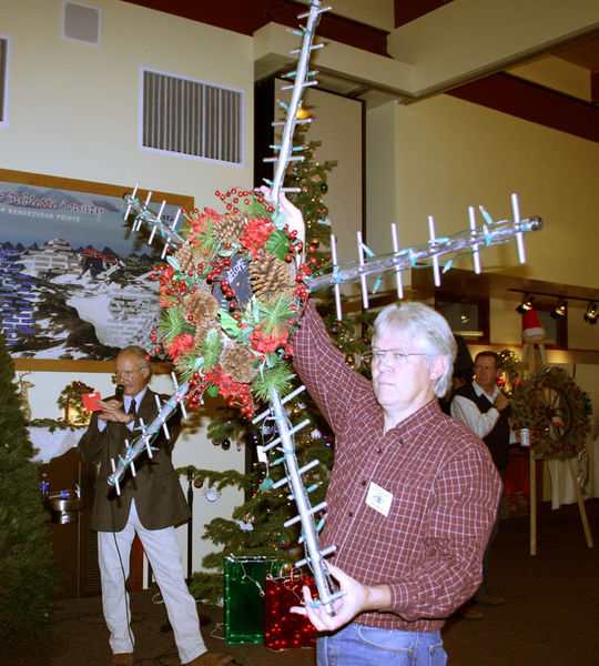 Sublette Communications wreath. Photo by Dawn Ballou, Pinedale Online.