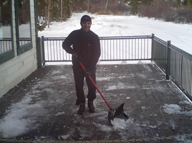 Shoveling Snow. Photo by Bob Rule, KPIN 101.1 FM Radio.