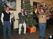 Wreath auction. Photo by Dawn Ballou, Pinedale Online.