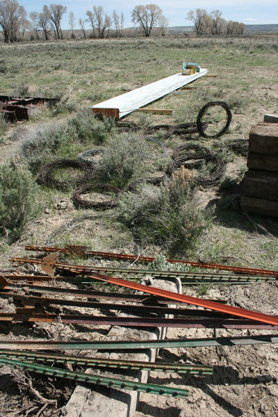 Fence removal. Photo by Dawn Ballou, Pinedale Online.