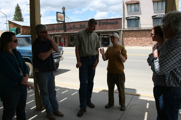 Consulting. Photo by Dawn Ballou, Pinedale Online.