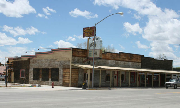 Cowboy Bar in Pinedale. Photo by Dawn Ballou, Pinedale Online.