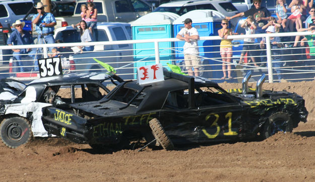 Tire problems. Photo by Dawn Ballou, Pinedale Online.