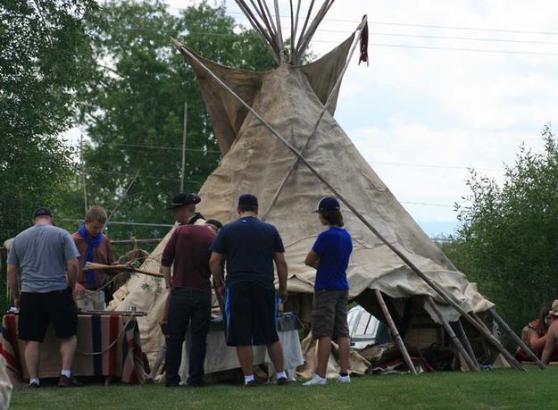 Buffalo hide tipi. Photo by Dawn Ballou, Pinedale Online.