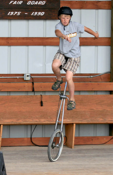 David Rule Unicycle. Photo by Dawn Ballou, Pinedale Online.