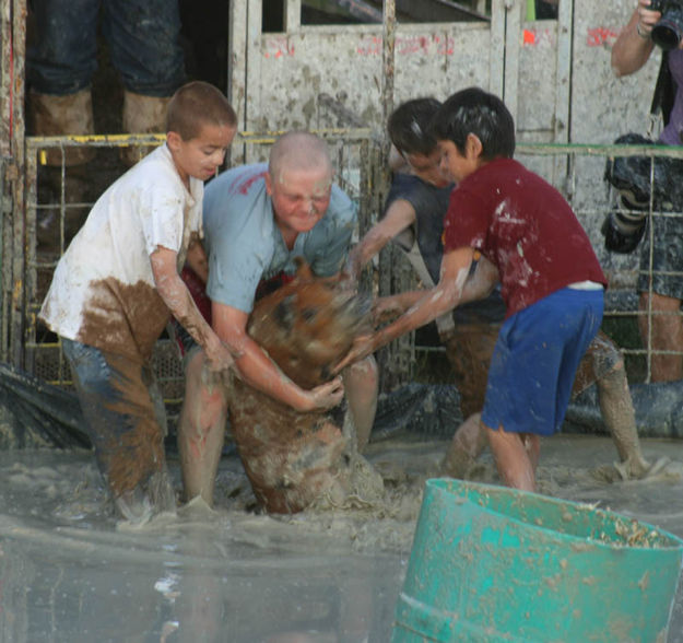 Pig Boys. Photo by Dawn Ballou, Pinedale Online.