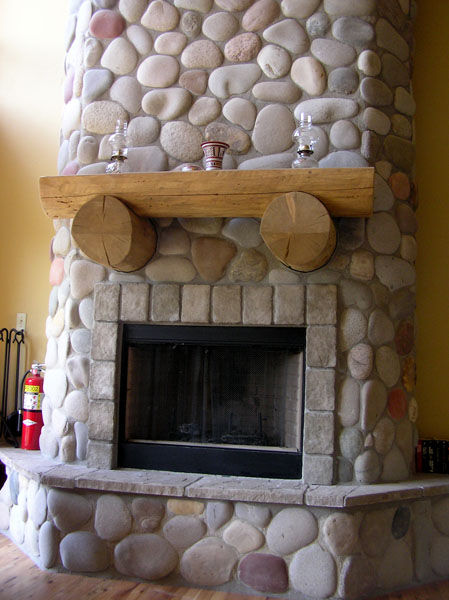 Rock fireplace. Photo by Dawn Ballou, Pinedale Online.