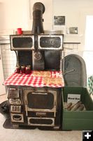 Kitchen cook stove. Photo by Dawn Ballou, Pinedale Online.