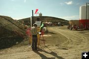 Signing into the drill site. Photo by Dawn Ballou, Pinedale Online.