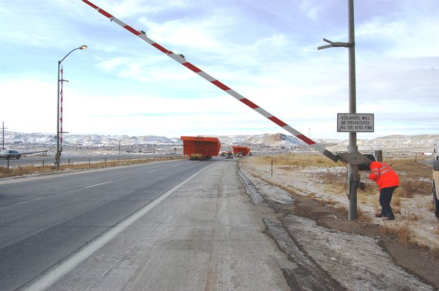 Backing down the hill. Photo by Wyoming Department of Transportation.