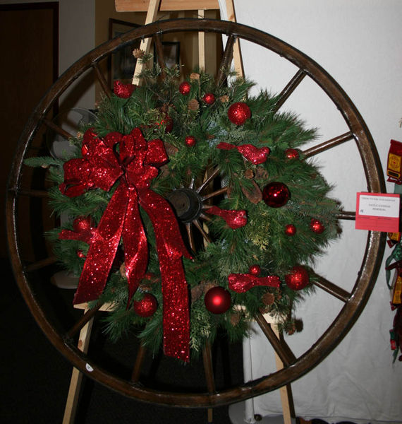 Gayle's Wreath. Photo by Dawn Ballou, Pinedale Online.