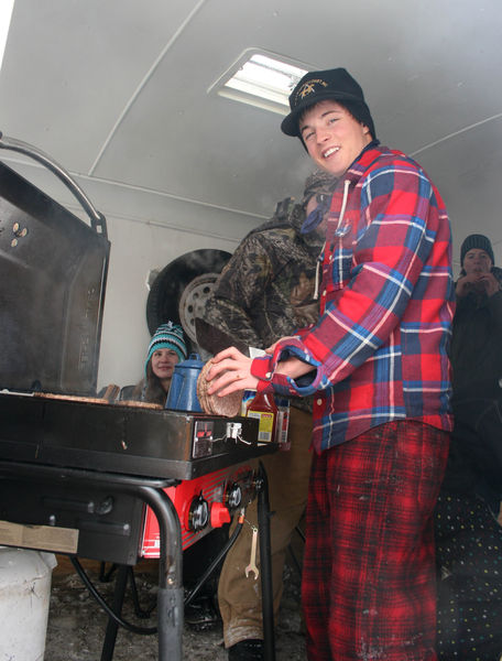 Cooking burgers. Photo by Dawn Ballou, Pinedale Online.