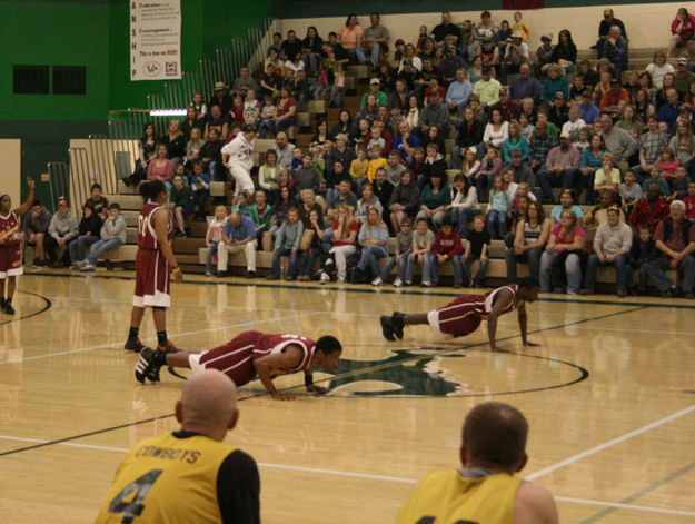 Pushups. Photo by Dawn Ballou, Pinedale Online.