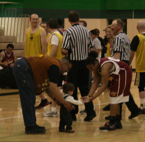 Low Five. Photo by Dawn Ballou, Pinedale Online.