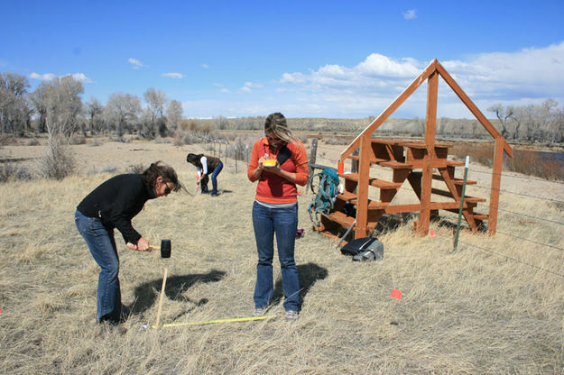 National Park Service help. Photo by Dawn Ballou, Pinedale Online.