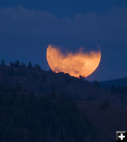 Super Moon. Photo by Dave Ball.