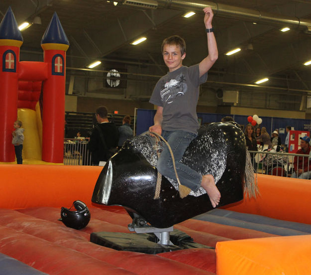 Mechanical Bull. Photo by Dawn Ballou, Pinedale Online.