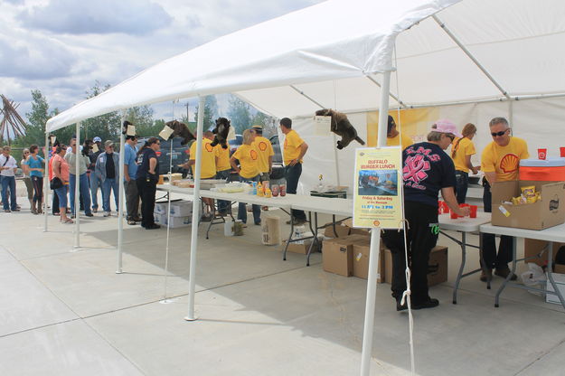 Buffalo Burger lunch. Photo by Dawn Ballou, Pinedale Online.