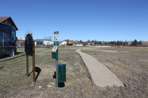 South trail start. Photo by Dawn Ballou, Pinedale Online.