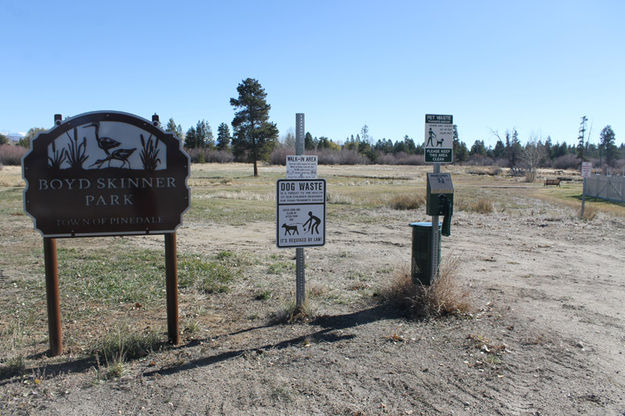 Park entry signs. Photo by Dawn Ballou, Pinedale Online.