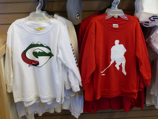 Glacier hockey shirts. Photo by Dawn Ballou, Pinedale Online.