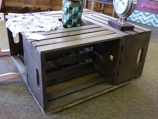 Crate table. Photo by Dawn Ballou, Pinedale Online.