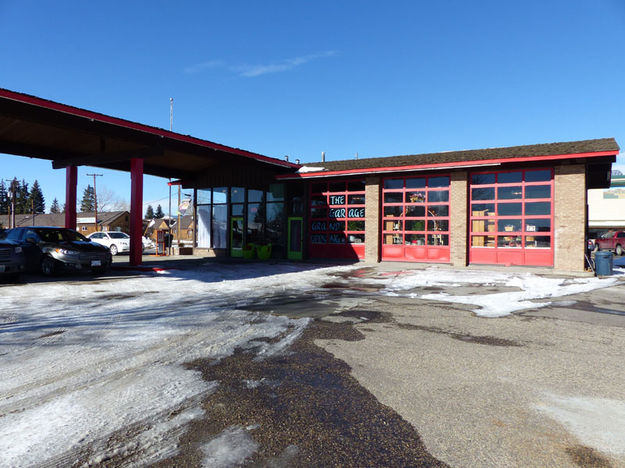 The Garage. Photo by Dawn Ballou, Pinedale Online.