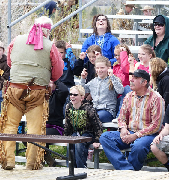 Sign Language. Photo by Dawn Ballou, Pinedale Online.