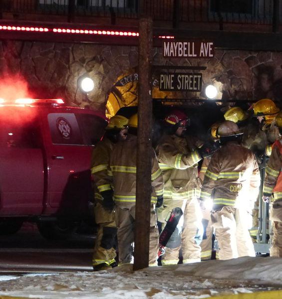 Huddle. Photo by Dawn Ballou, Pinedale Online.