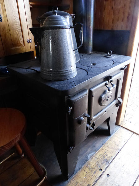 Stove. Photo by Dawn Ballou, Pinedale Online.